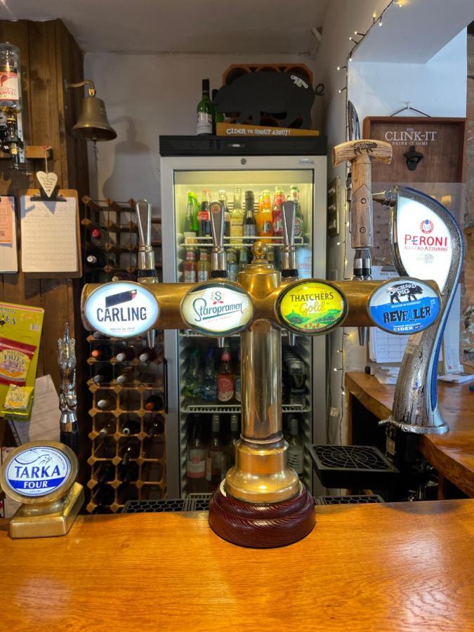 Red Lion Inn Sidbury ภายนอก รูปภาพ