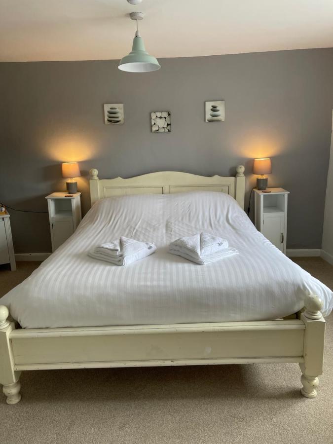 Red Lion Inn Sidbury ภายนอก รูปภาพ