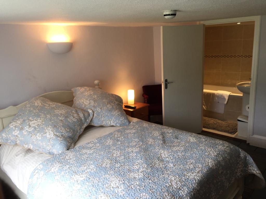 Red Lion Inn Sidbury ภายนอก รูปภาพ