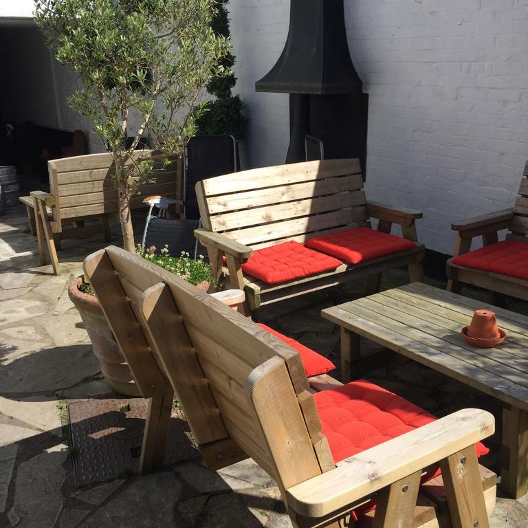 Red Lion Inn Sidbury ภายนอก รูปภาพ