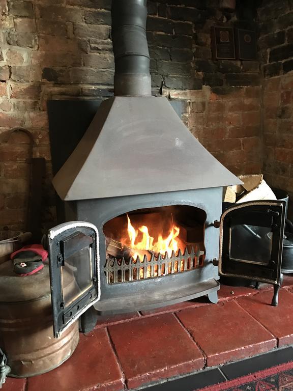 Red Lion Inn Sidbury ภายนอก รูปภาพ