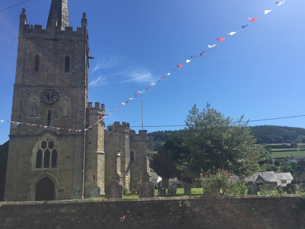 Red Lion Inn Sidbury ภายนอก รูปภาพ